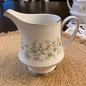 Noritake Savannah 2031 Creamer
